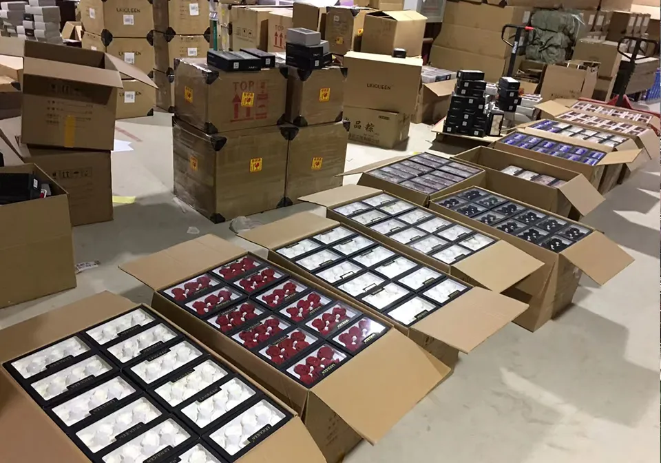 Climate-controlled storage for preserved rose shipment