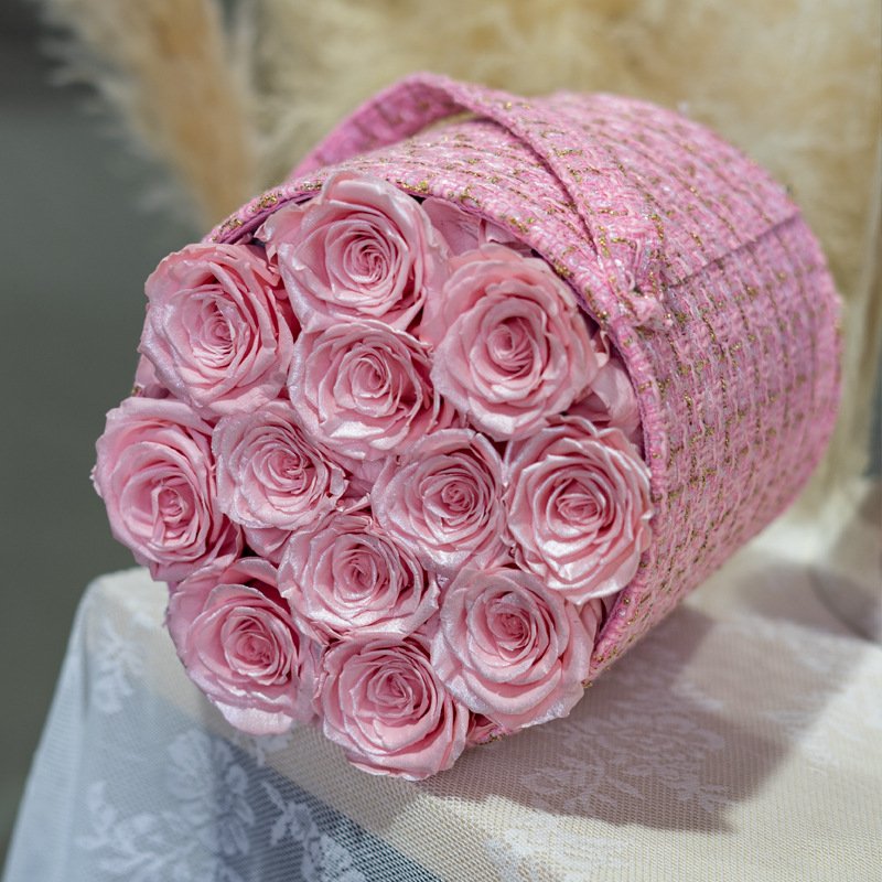 UKIQUEEN Luxury French Chic Hug Bucket Preserved Rose Flower Box Soft Pink Eternal Roses in Chanel-Style Tweed
